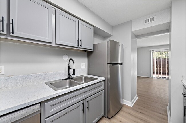 Photo - Meadowood Apartments