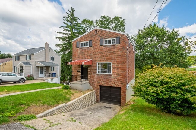 Photo - READY FOR MOVE IN! FANTASTIC 3-bedroom loc...