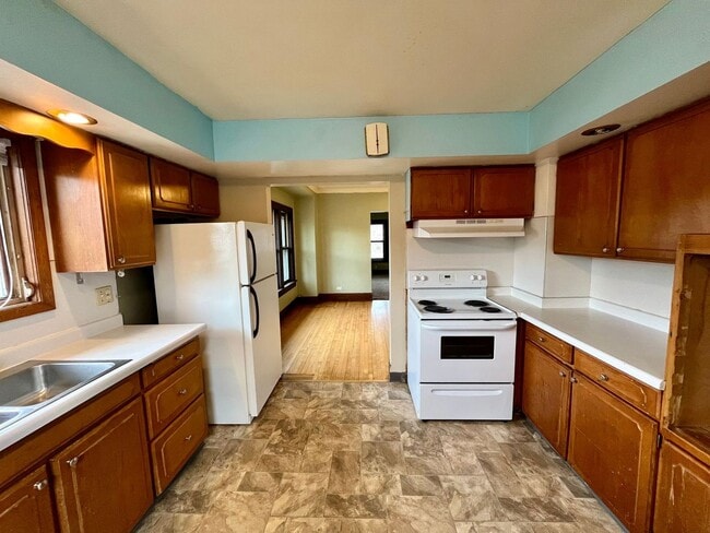 Photo - 1335 Prospect Ave Unit Front House