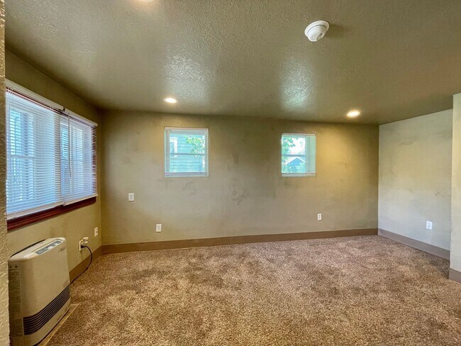 Building Photo - 1130 13th St Unit 1