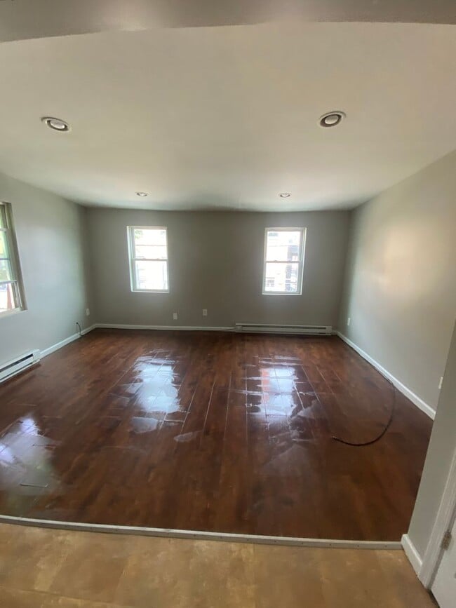 Photo - 1836 E Atlantic St Unit 2nd Floor