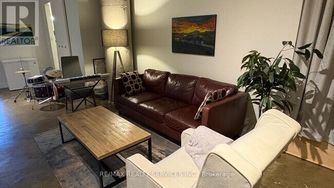 Photo - 90 Sumach St Unit 406