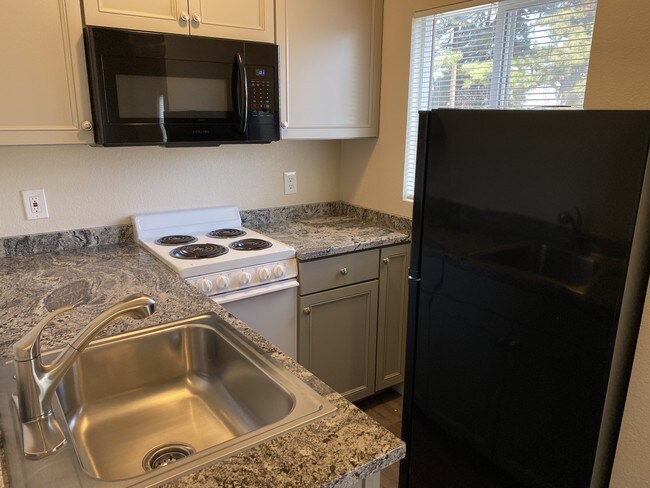 215 River Rock St Unit 2 Apartment For Rent In Reno Nv Forrent Com