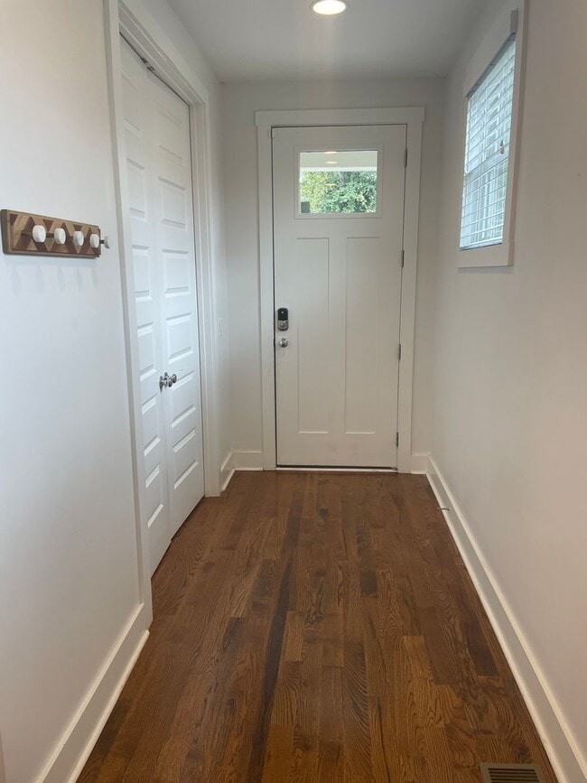 Photo - 561A Veritas St