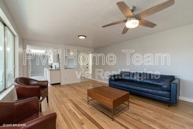 Photo - 953 N Compton Rd