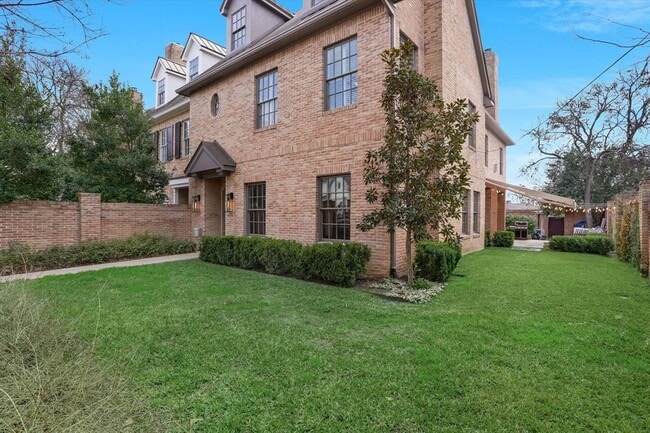 Photo - 3705 Gilbert St