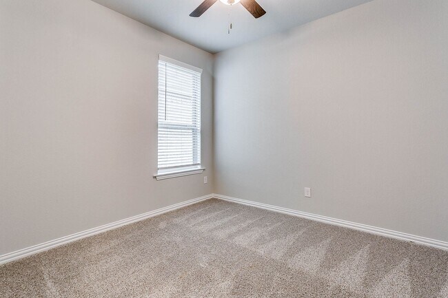 Photo - 3 bedroom 2 Bath home Move In Ready