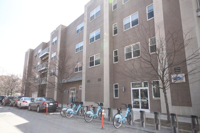 Building Photo - 1870 N Winnebago Ave Rental