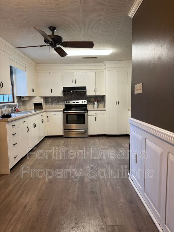 Photo - 633 S Greensboro St