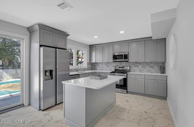 Photo - 1143-1145-1145 Roe Ave