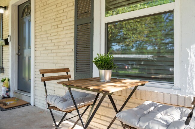 Photo - 338 Tomrob Dr