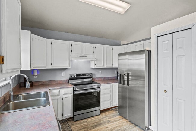 Photo - Cute Bi-Level home located in the Widefield Community of Colorado Springs, Close to Fort Carson