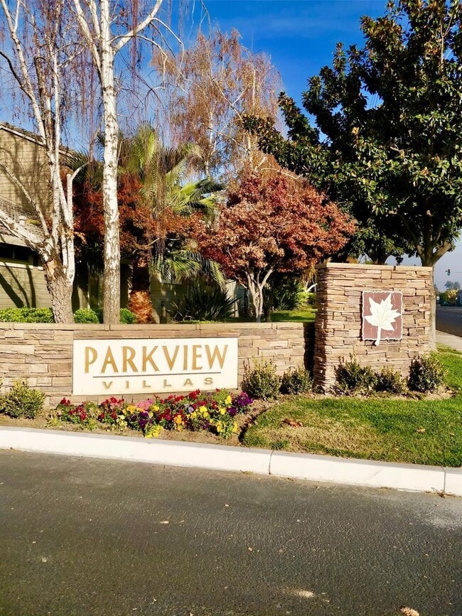 Building Photo - Spacious Condo Near Mall & Freeway