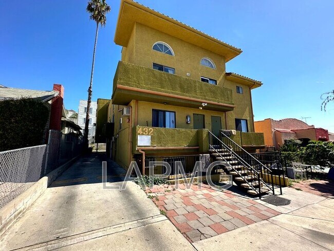 Photo - 432 N Kingsley Dr
