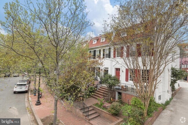 Building Photo - 2015 Allen Pl NW Rental
