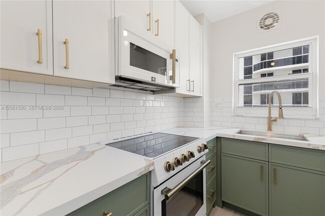 Building Photo - 4747 Collins Ave Unit 709