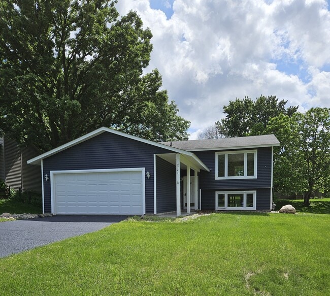 Building Photo - 4741 Narvik Dr Rental