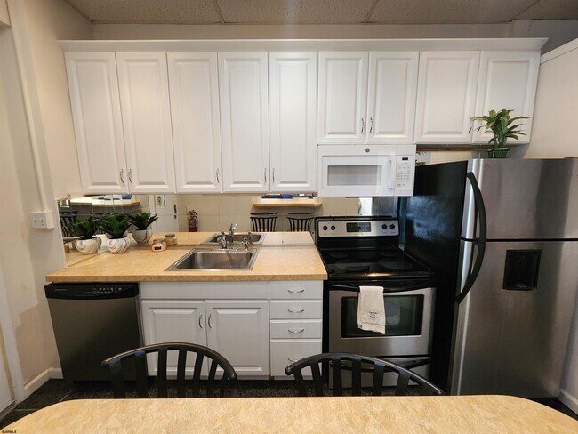 Photo - 9400 Atlantic Ave Unidad A1