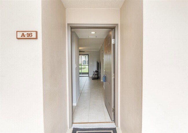 Photo - 4250 A1A S Unidad A16