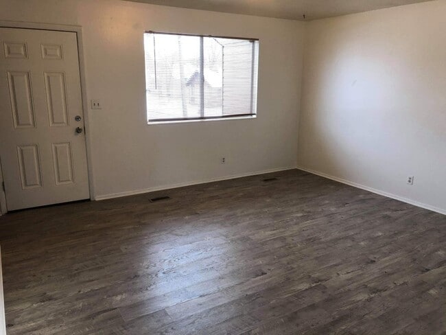 Building Photo - 509 W 500 N Unit 2