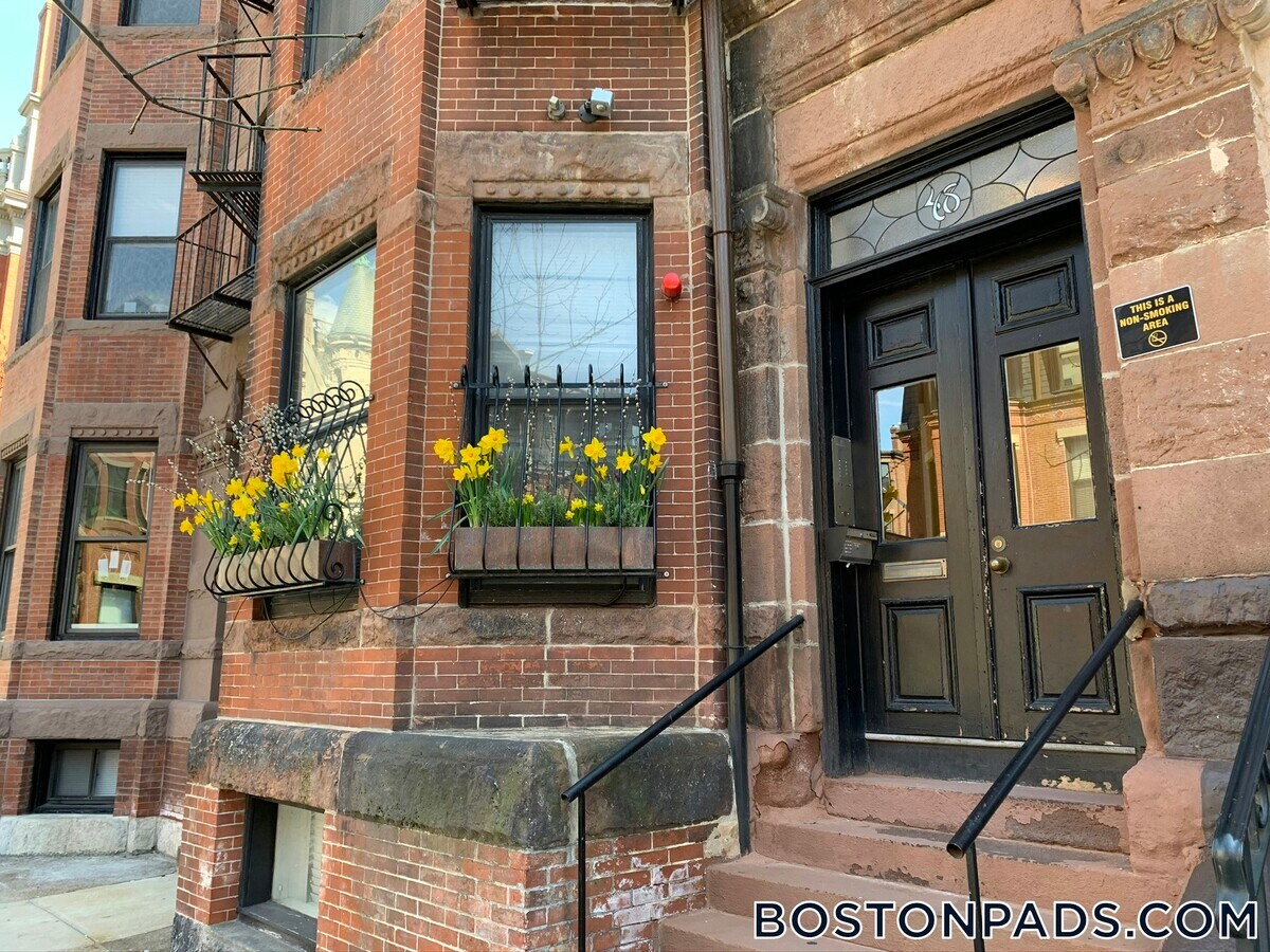 Photo - 48 Hereford St Unit 1