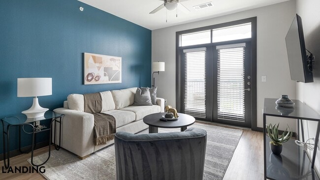 Photo - 3875 Burnham Unidad 2309