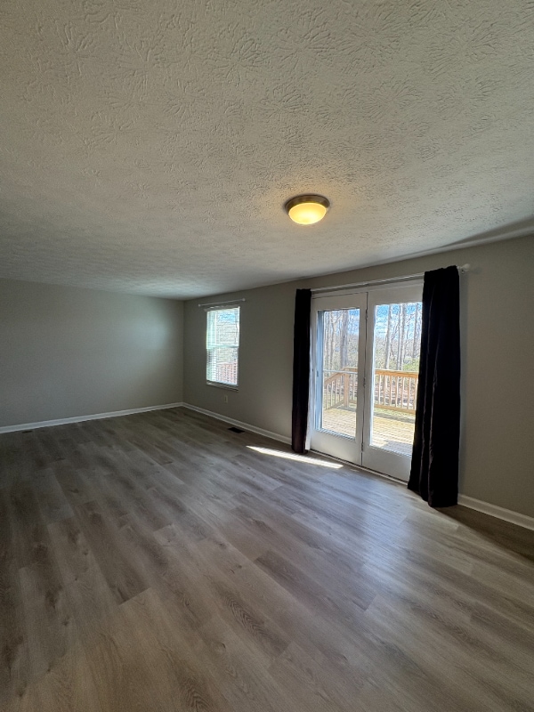 Photo - 784 Woodlyn Dr S