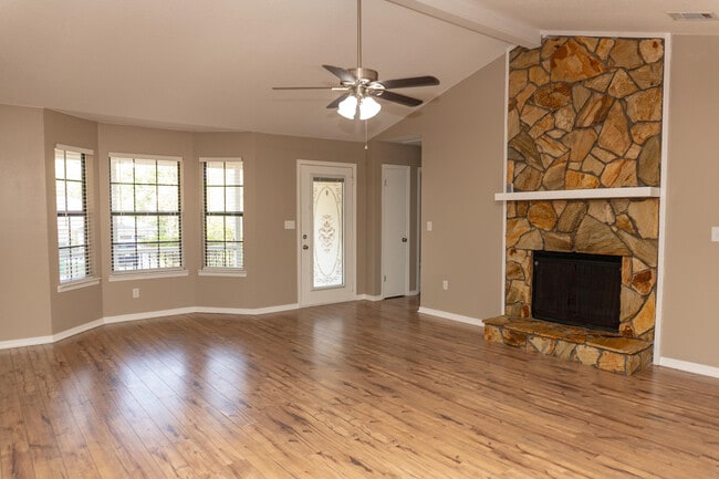 Photo - 102 Brian Dr