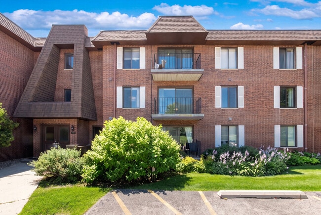 Building Photo - 100 Clubhouse Ln Unit 201
