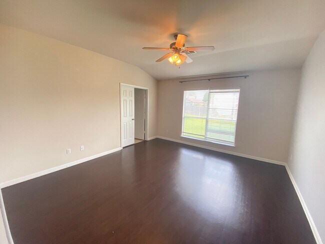 Photo - Beautiful 4 bed 2 bath home in White Rock subdivision.
