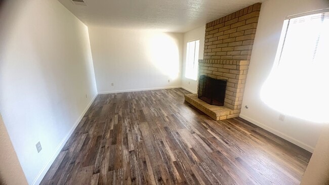 Photo - Desirable Duplex 2 bedroom 1 bathroom home
