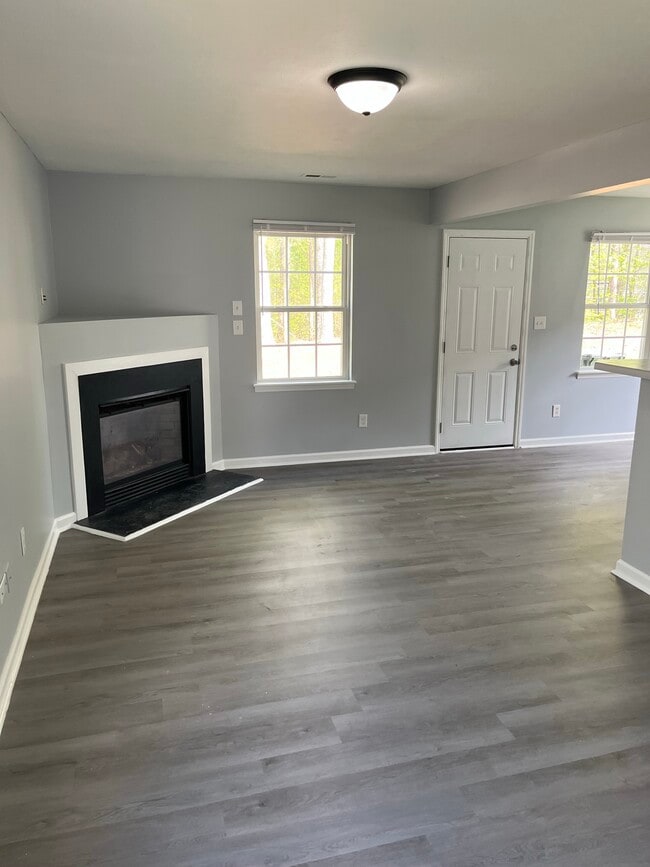 Photo - 408 Gladstone Dr