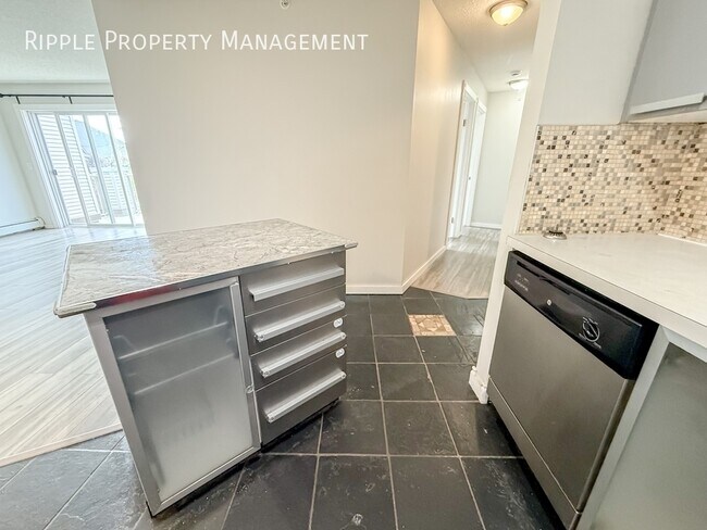 Photo - Modern 2 Beds, 2 Baths Apartment/Condo | Utilities Included Unit 403