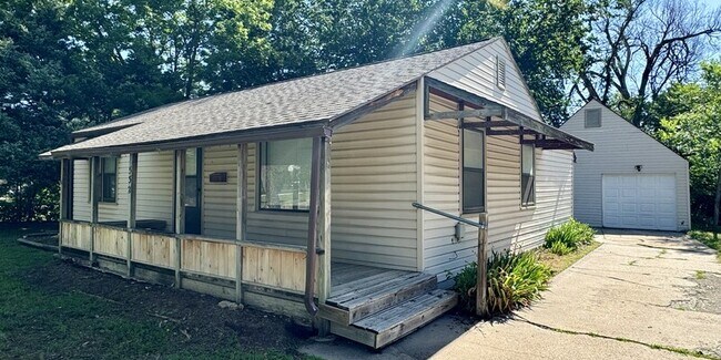 532 N Gordon - 532 N Gordon House