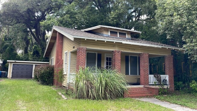 Building Photo - Charming 2BR Home in the Heart of the Hist...