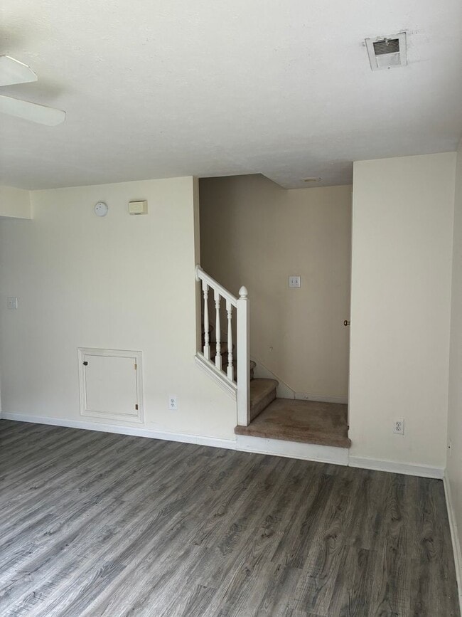 3465 S Oaklawn Cir
