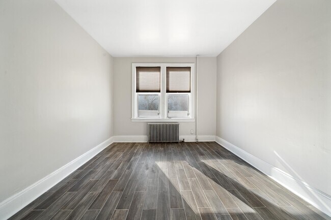 Photo - 138 W 30th St Unit 2