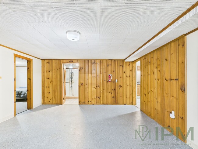 Building Photo - 307 N Fayette St Unit 307 N Fayette - 1st Floor Rental