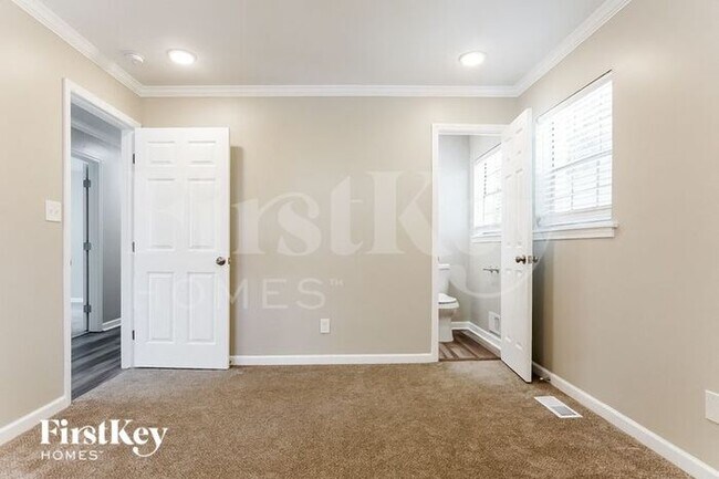 Photo - 601 Staffordshire Dr