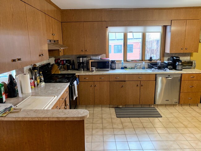 Building Photo - 540 Main St Unit 2B