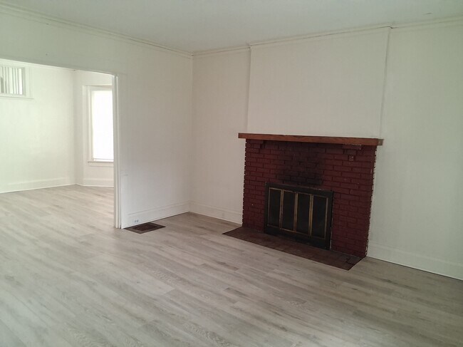 Photo - 3137 E Derbyshire Rd