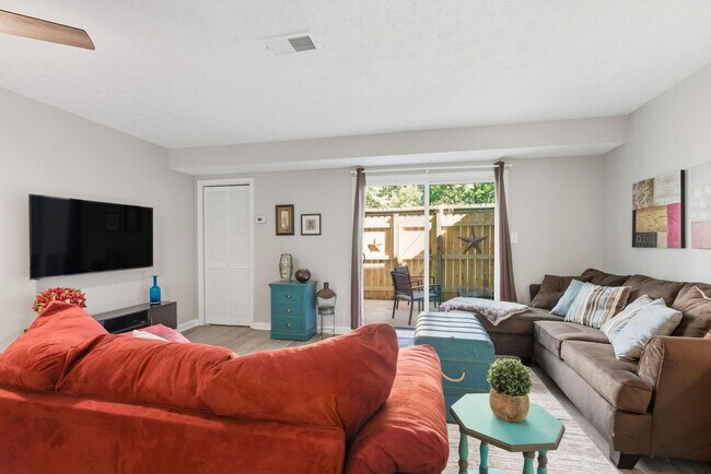 Photo - 1108 S Barnett Shoals Rd Unidad ID1335912P