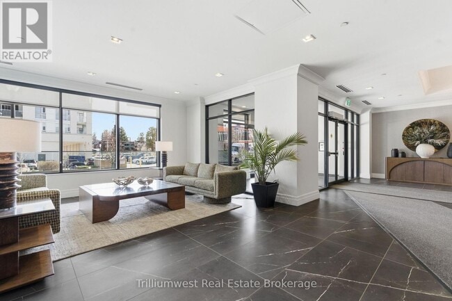 Photo - 155 Caroline St S Unité 702