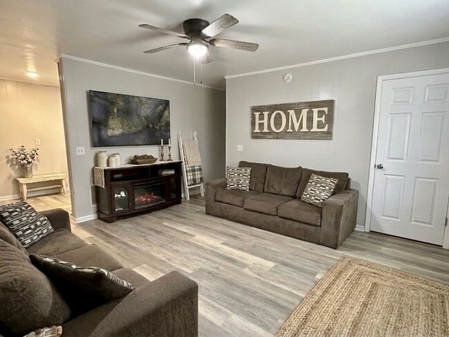 Photo - 4 Bed/2 Bath Brick Home