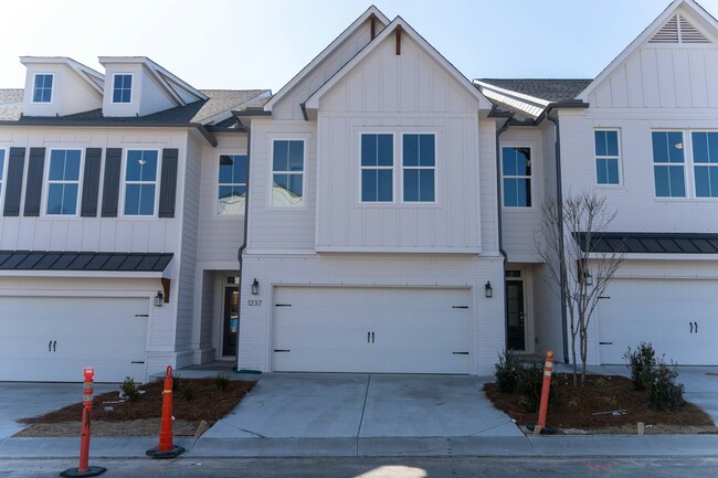 Photo - 1237 Waterfall Ct Townhome