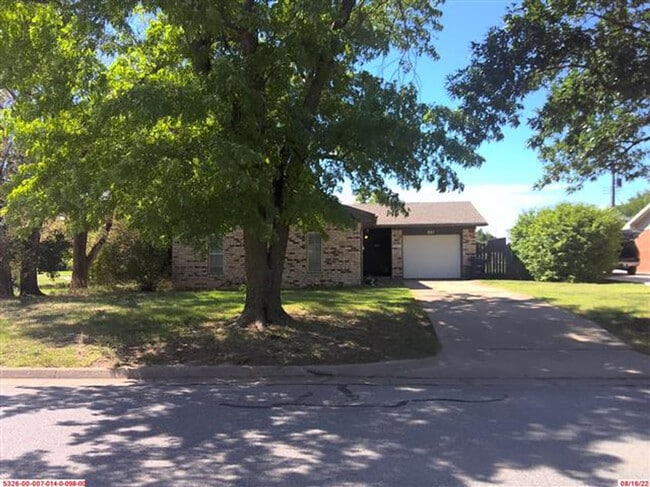 Building Photo - 621 W Oxford Ave Rental
