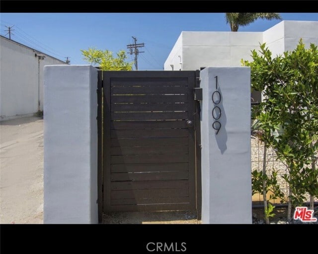 Building Photo - 1009 Palms Blvd