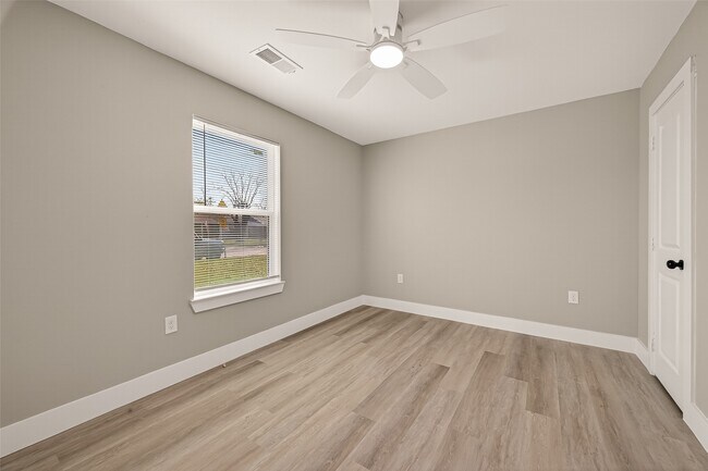 Photo - 3527 La Retama Dr