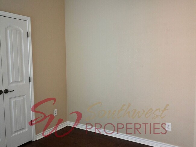 Photo - Charming 3 bed, 2 bath rental home with office!