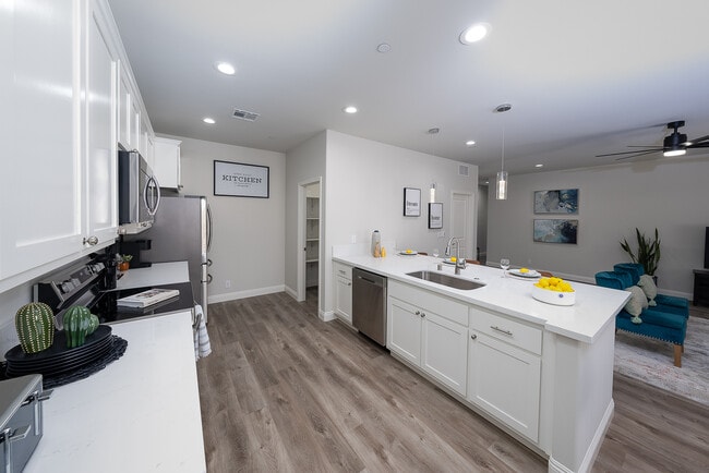 Photo - 1018 Briarwood Ave